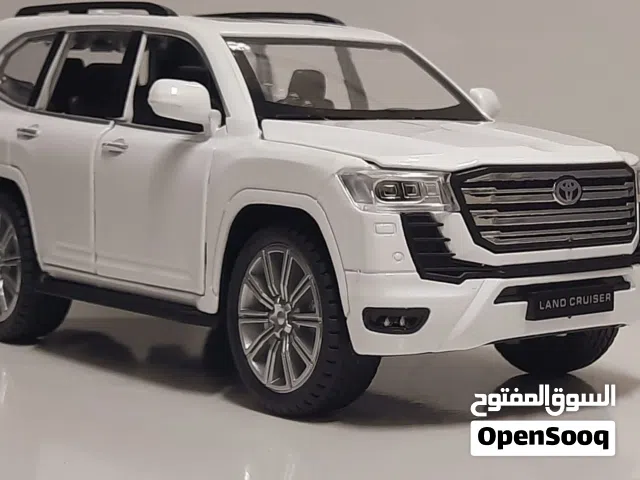 مجسمات سيارات حديد
