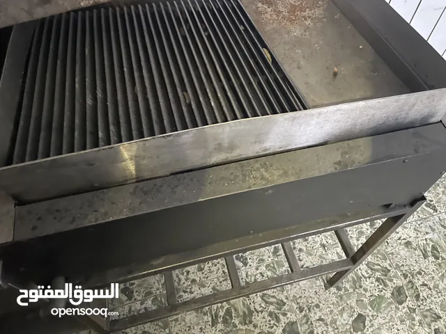 عده مطعم للبيع بحاله الجديدبسعر 1500