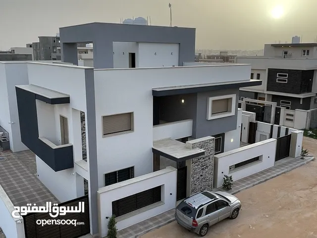 640 m2 More than 6 bedrooms Townhouse for Sale in Tripoli Ain Zara