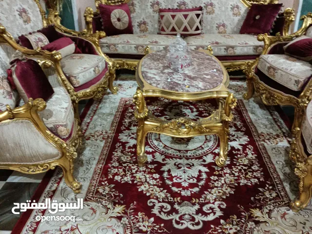 صالون كلاسيك فاخر للبيع – عمولة خاصة جدًا