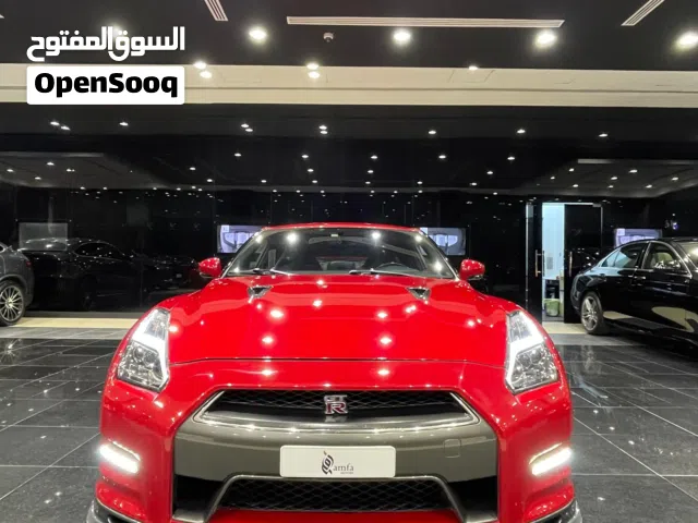 2010 نيسان GT-R Premium