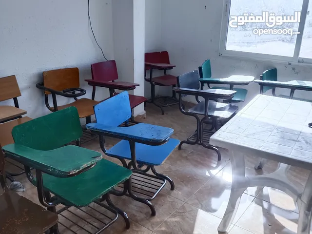 كراسي محاضرات ومراكز ثقافية