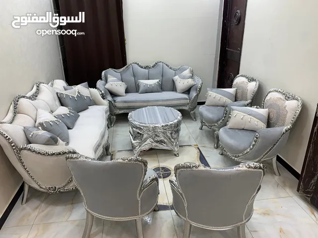 تنجيد كنب وتفاصيل مجالس وكنب كلاسيكي