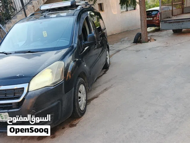 بيجو بارتنر 2015 بيتا نابلس  فحصها.  كويس 90%  نابلس   45 نص بنص