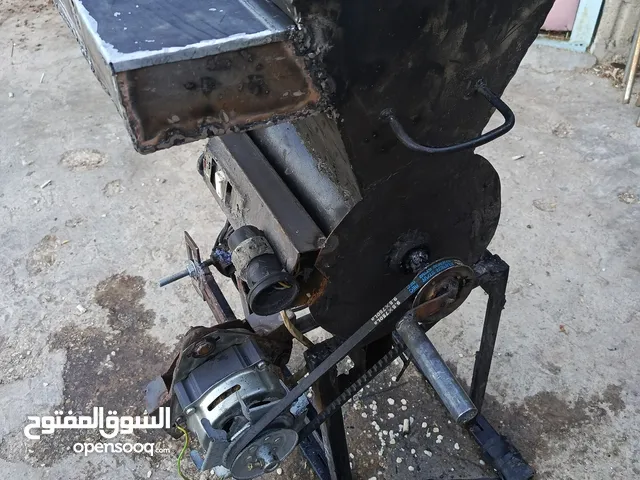 ماكنة جرش خبز تعمل على الكهرباء