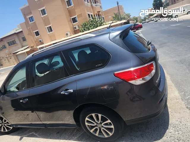 للبيع نسان باتفندر سيارة عائليه موديل for sale Nissan pathfinder family car 2014