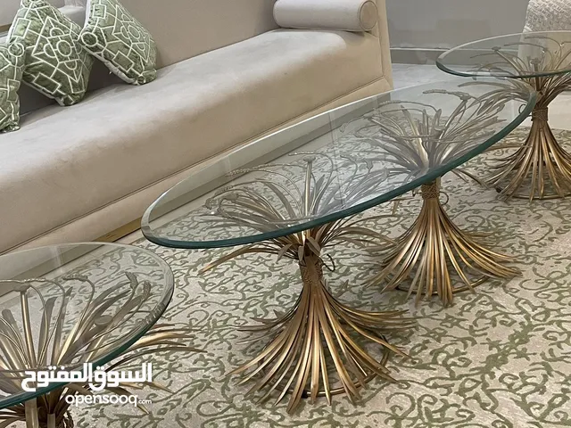 طاوله كبيره وثنتين زاويه