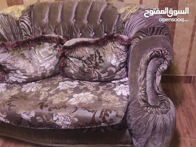 انترية مستعمل يشبه الجديد للبيع بسعر مميز