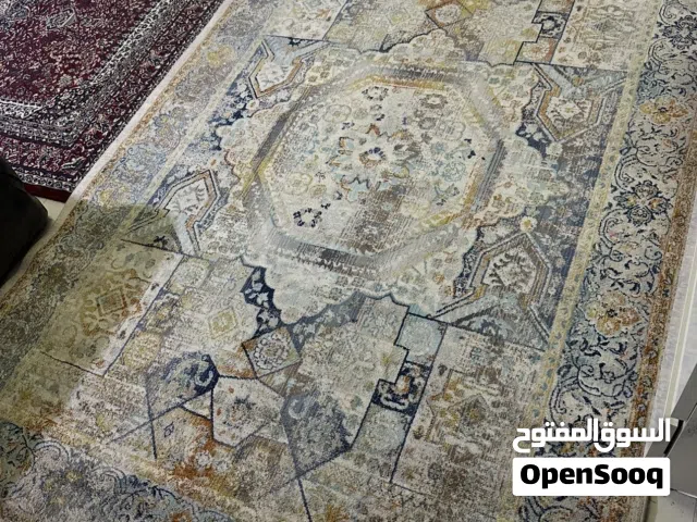سجادتين واحدة مقاس 2×2.5 متر وواحدة مقاس 1.5×2  للبيع 5 دينار