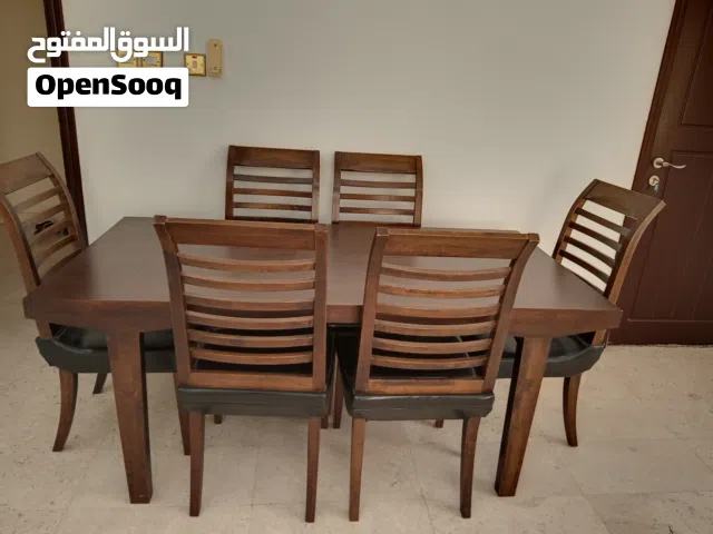 طاولة طعام خشب