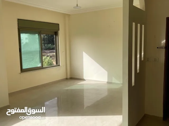ثلاث غرف نوم غير مفروشة