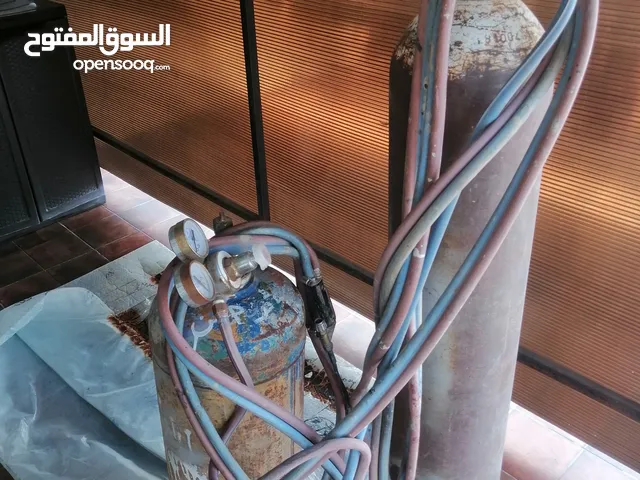 جرار أكسجين فيهم نصهم واربع جحوش للبيع 220 لاستفسار