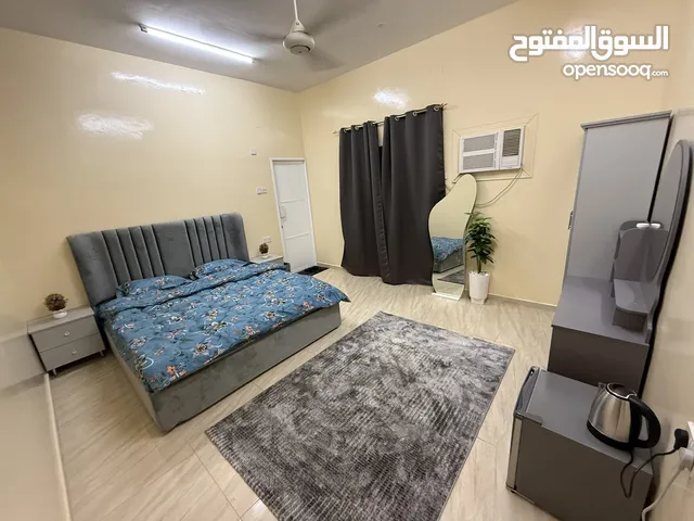 غرف للإيجار اليومي...الموقع فرق خلف جراند ولولو وموقع في حي تراث وبركه الموز خلف الجامعه