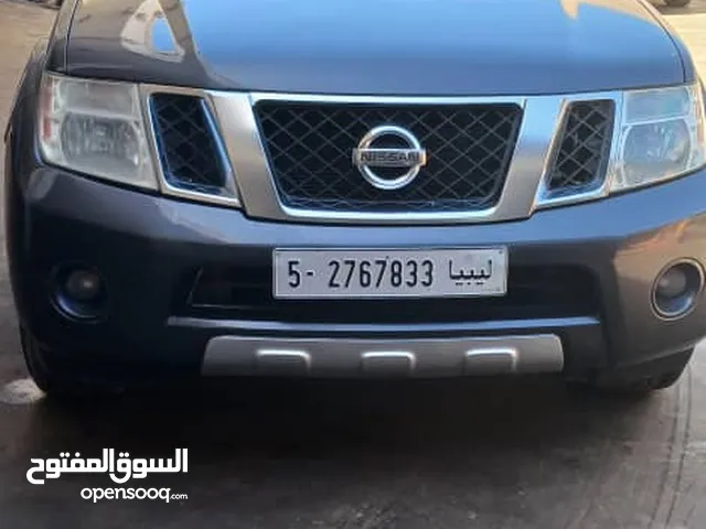Nissan Pathfinder S in Tripoli