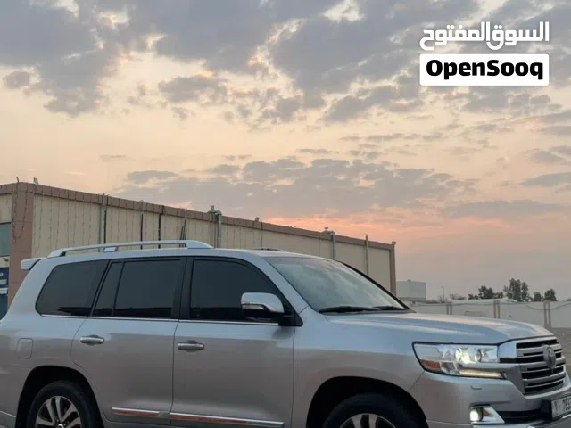 TOYOTA LAND CRUISER VXR – V8 5.7L وارد الفطيم – استيشن