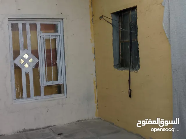 150 m2 1 Bedroom Townhouse for Sale in Basra Qibla