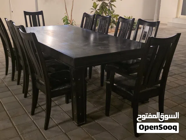 طاولة طعام تكفي 10 اشخاص العين