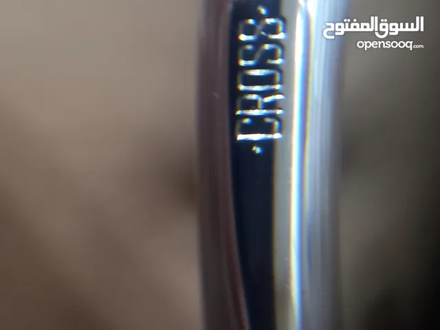. .. CROSS .. . . . . بحالة الجديد . .. وسعره رخيص . .. CROSS ..