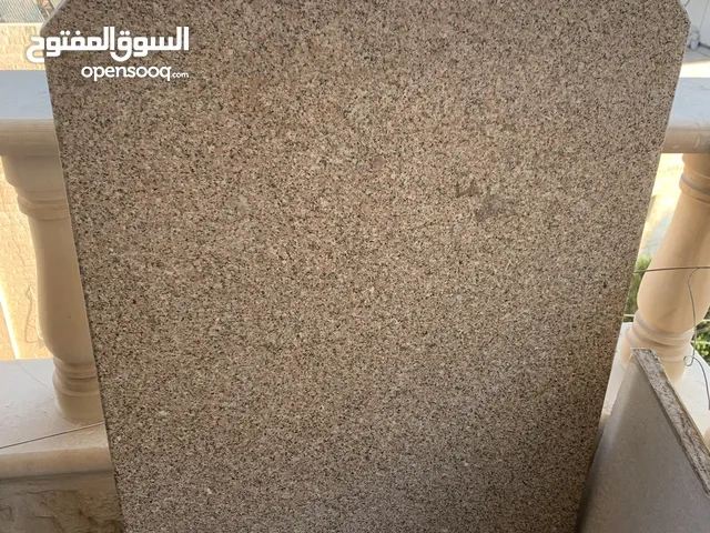 طاولة جرانيت مع الستاند الخشب