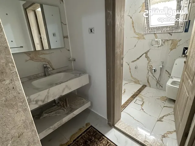 200 m2 4 Bedrooms Apartments for Rent in Tripoli Al-Serraj