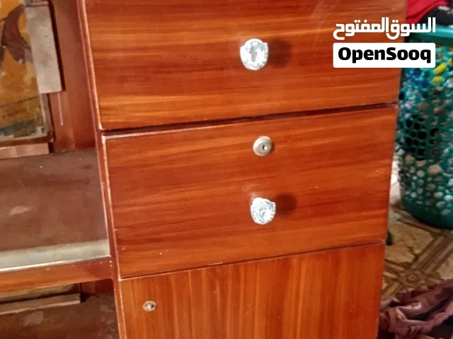 مكتبة واجهه للبقالة عدن التواهي