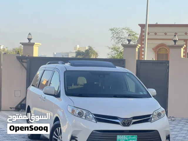 2019 تويوتا سيينا XLE