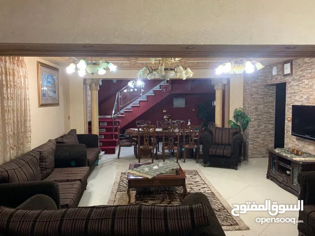 180m2 More than 6 bedrooms Townhouse for Sale in Amman Marj El Hamam