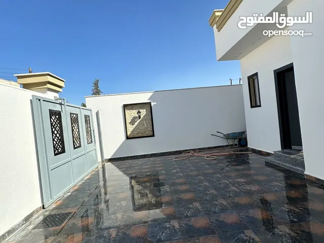 124 m2 3 Bedrooms Townhouse for Sale in Tripoli Ain Zara