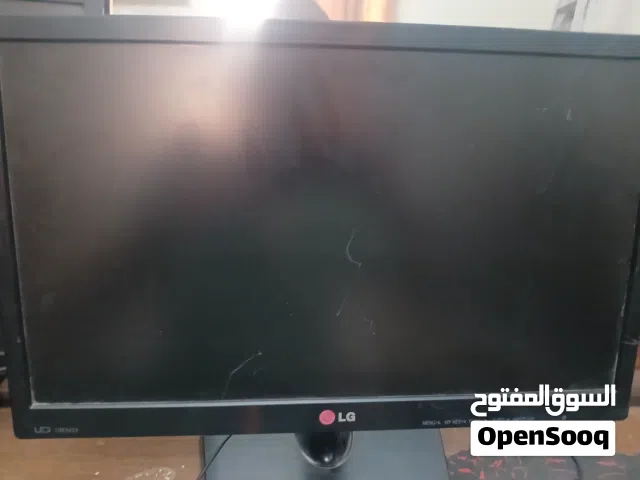 17" LG monitors for sale  in Dammam