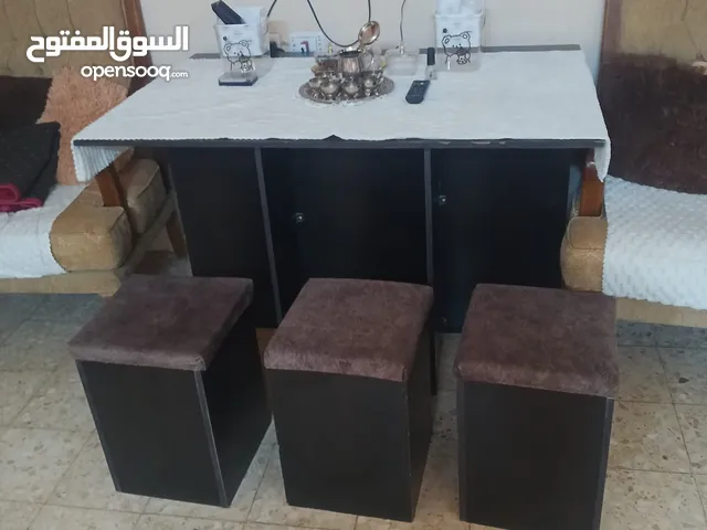 بيع مستعجل طاولة سفرة وسط و 6 كراسي جديد لم تستخدم مرتبة بسعرمغري