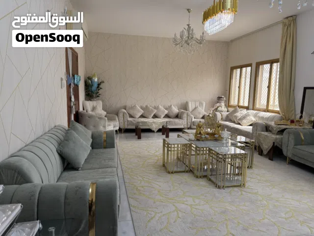 للبيع عفش فيلا كامل في الشارقة