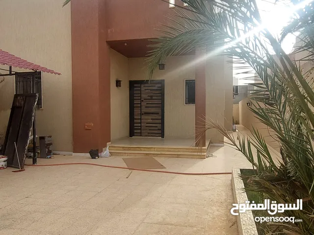 160 m2 3 Bedrooms Villa for Sale in Tripoli Al-Sabaa