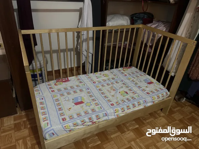 تخت اطفال ايكيا مع فرشة