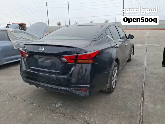 2022 نيسان التيما SL