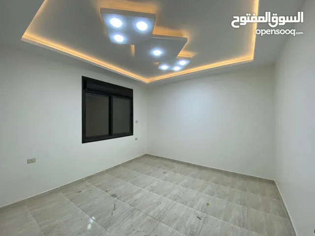 185m2 3 Bedrooms Apartments for Sale in Zarqa Dahiet Al Madena Al Monawwara