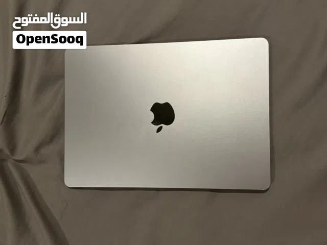 MacBook Air M2 2023 شبه جديد مع