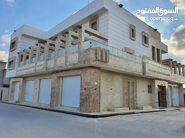 مبنى تجاري للبيع في طريق المطار - بنغازي