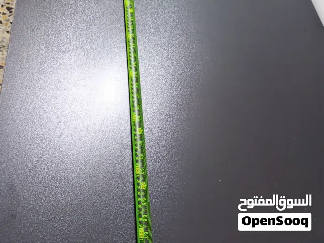 ميز مستعمل قليل ويتحمل الوزن باللون الاسود خشب ام دي اف