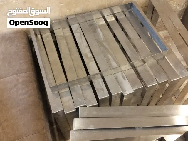 رنجات ستانلس طبي للكيك قياس 40*60 مع قواعد ستانلس طبي قياس 43*63 للبيع بحاله ممتازه شبه جديد