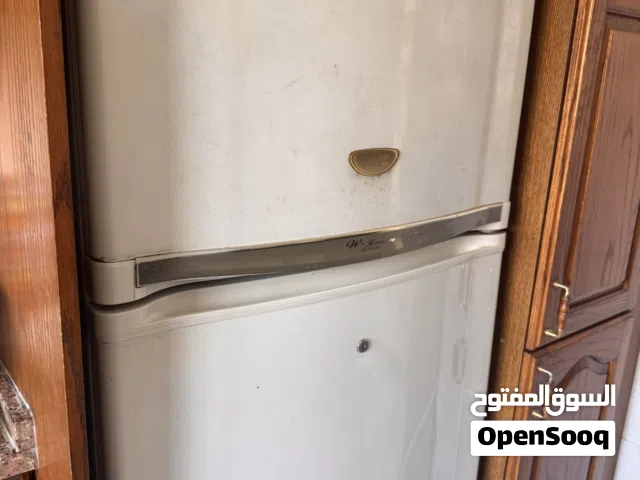 ثلاجة شارب بحالة ممتازة