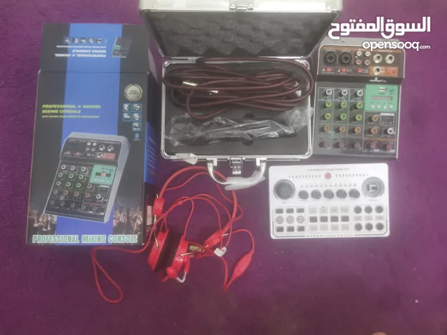 مكسر صوت مع مايك سنهايزر مع كرت صوت مع سماعات ووصلات اصليه بحالة الوكالة استخدام للتجربة