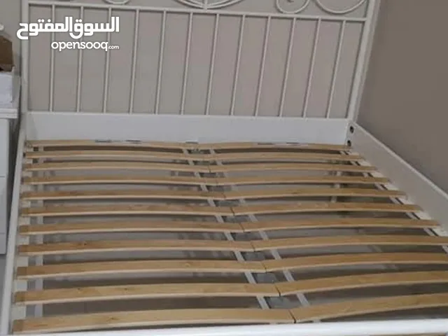 سرير واحد من ايكيا شبه جديد