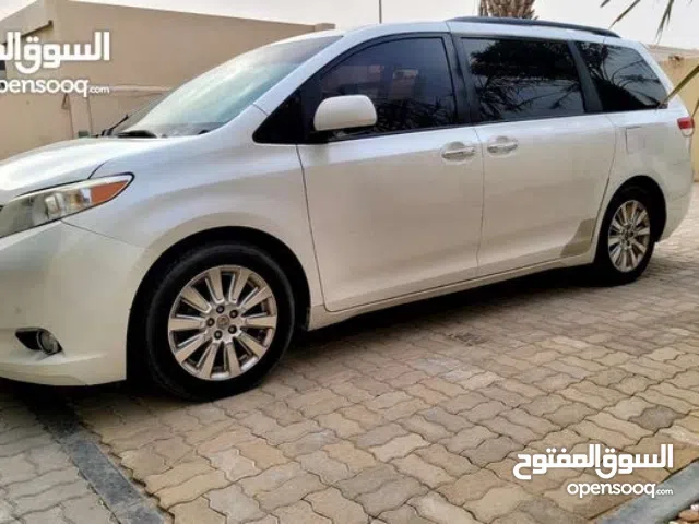 Used Toyota Sienna in Abu Dhabi