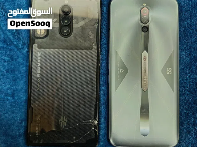 رد مجك 8برو رر مجك 5s الهواتف بحاله جيده فقط 8برو يوجد في شذح زجاجي واضح بصوره ولا ياثر على اداء