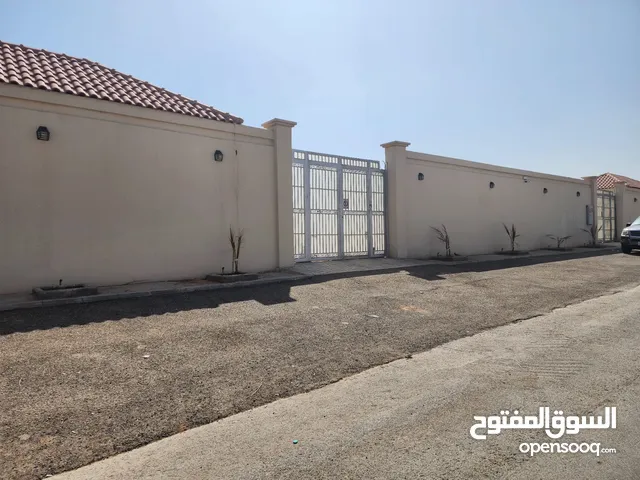 5 Bedrooms Chalet for Rent in Diriyah Thahrat Al Awdah