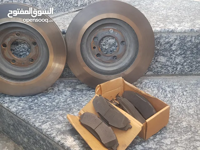 السلام عليكم شباب : عندي فلنجات ودسكات امامية مستعملة مال جارجر RT خليجية وكالة