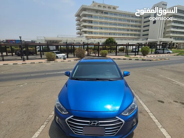 Hyundai Elantra Limited Full options 2017