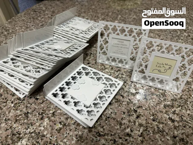 براويز حديد Metal stand frame