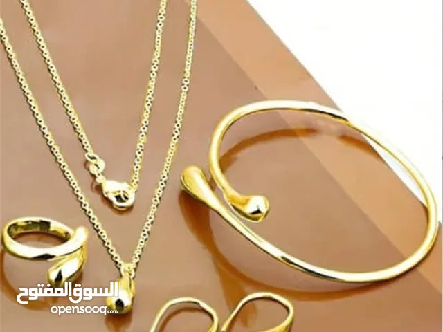 اكسسوارات مطلي ذهب