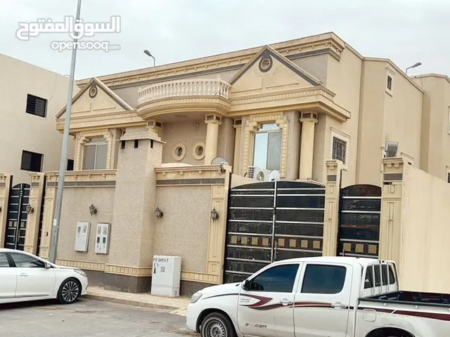 750 m2 More than 6 bedrooms Villa for Sale in Al Riyadh Dhahrat Laban